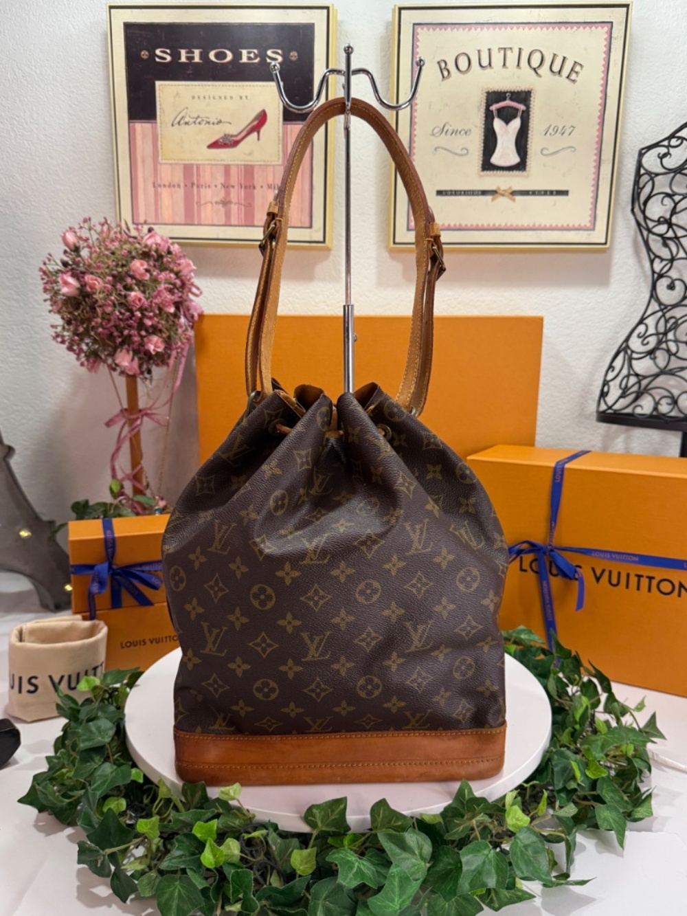 ELEGANT LOUIS VUITTON NOE BAG! - Picture 10 of 17